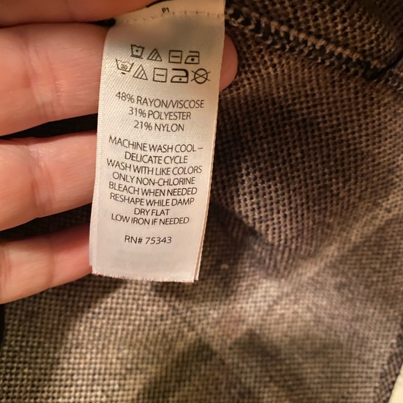 Cashmere & Cupcakes Plaid Knit Shacket Size M - Picture 3 of 8